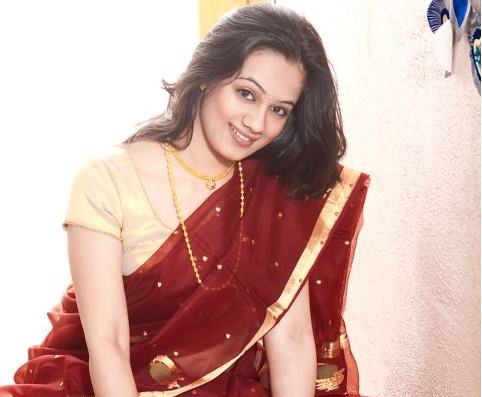 Spruha Joshi Photos Saree