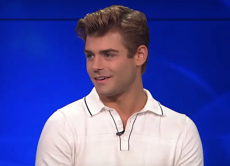 Fotos De Garrett Clayton