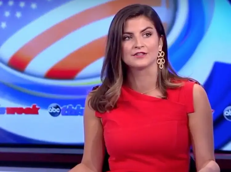 Kaitlan Collins Married Height Salary Age Biography CNN Wiki. 