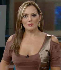 veronica del castillo al extremo “ width=