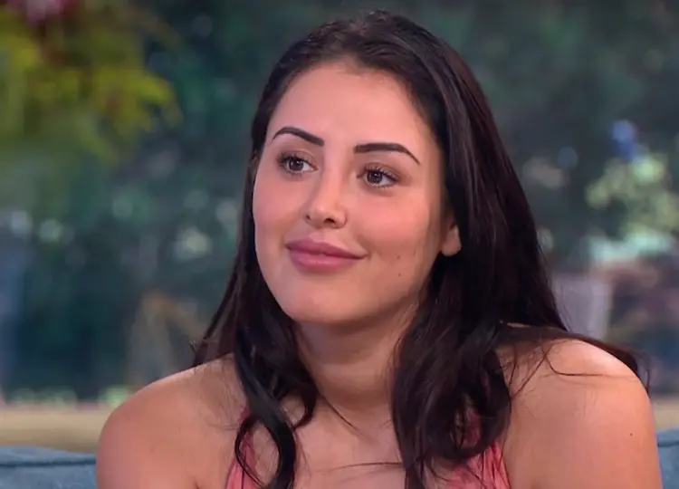 Marnie Simpson Photos