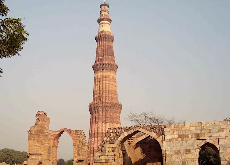 qutub minar mahiti marathi essay